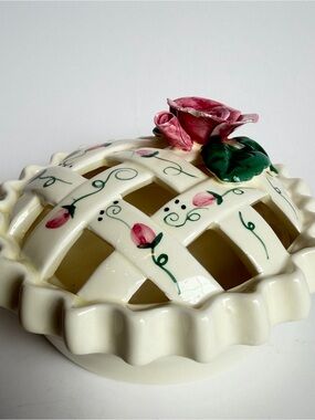 Ceramic Pink Rose Covered Dish Cottagecore Shabby Chic Candy Trinket Box